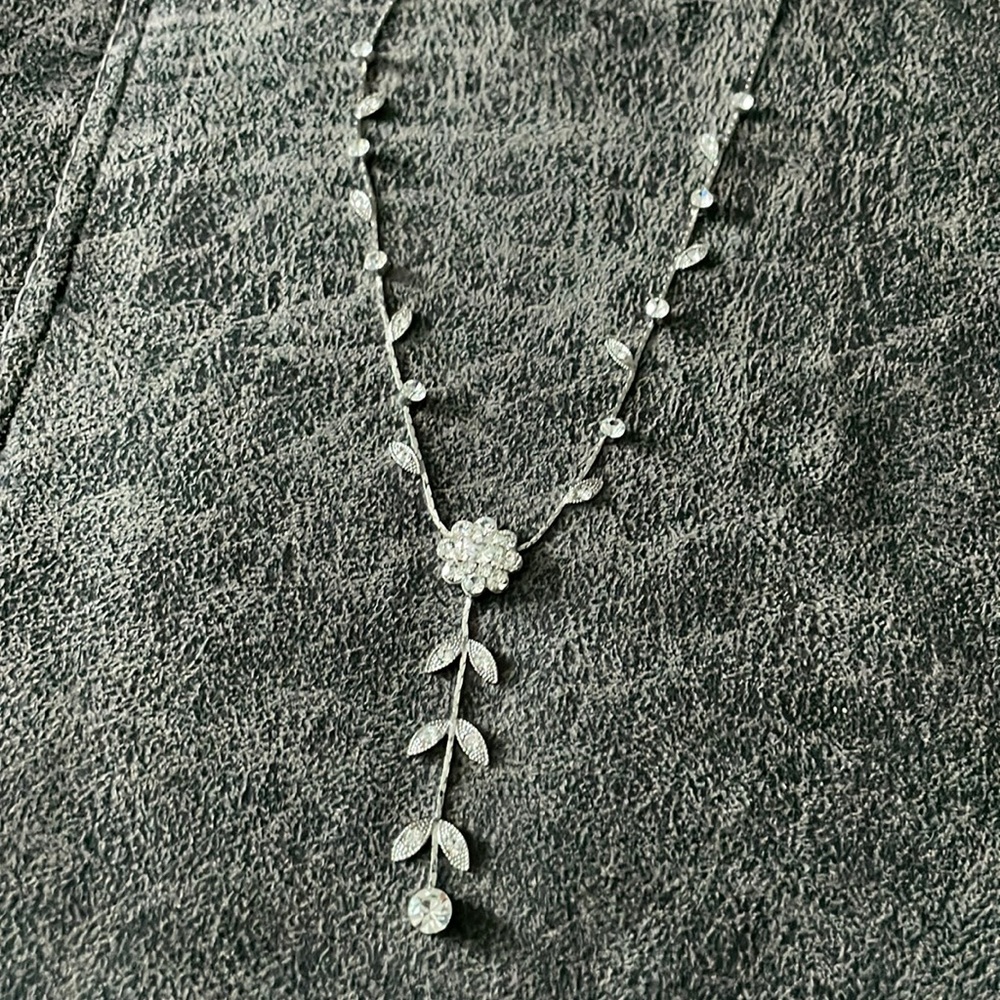 Cubic zirconia Flower Dangle Necklace
